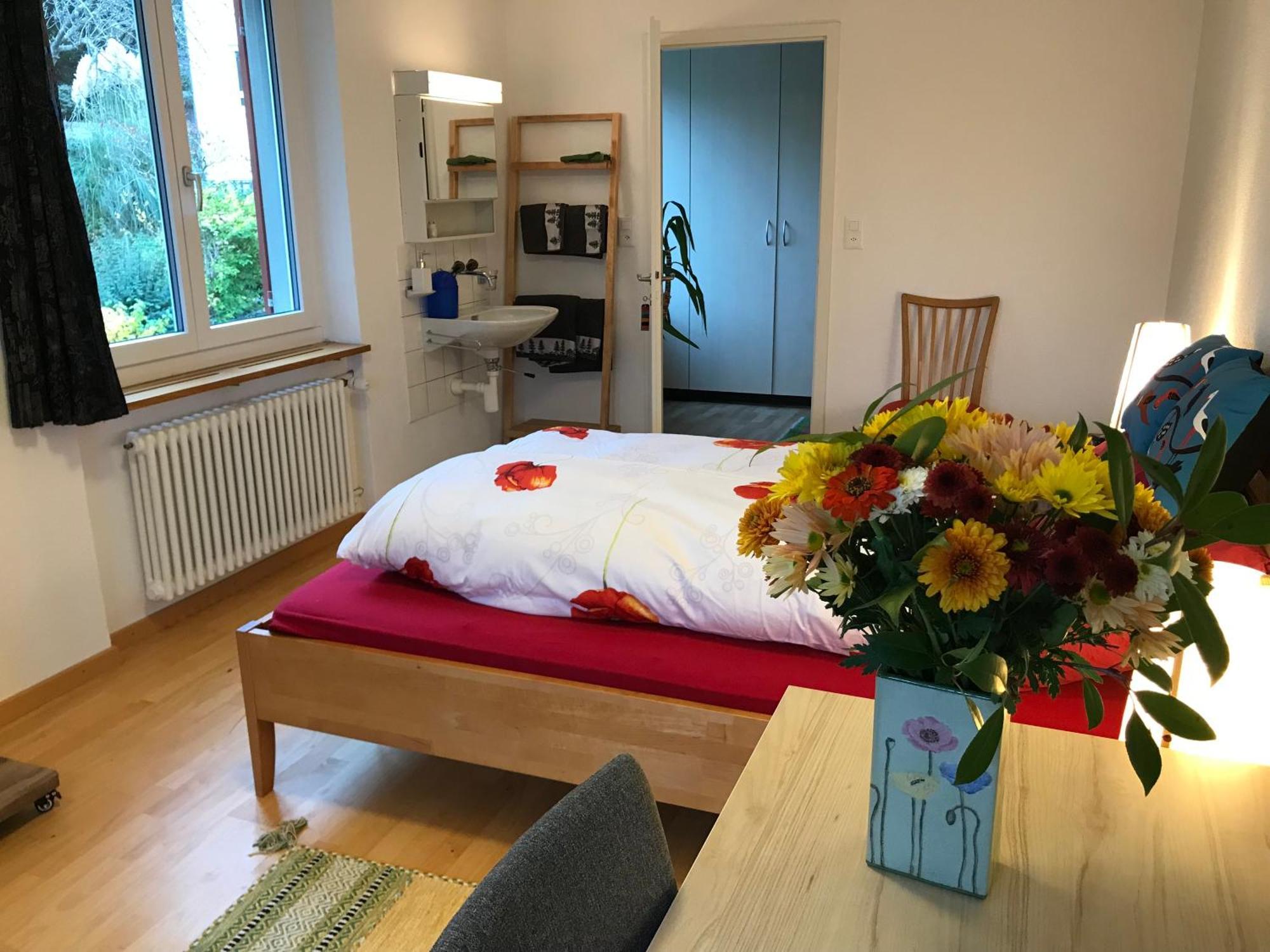 Guest Room Zollikon Zuerich Экстерьер фото